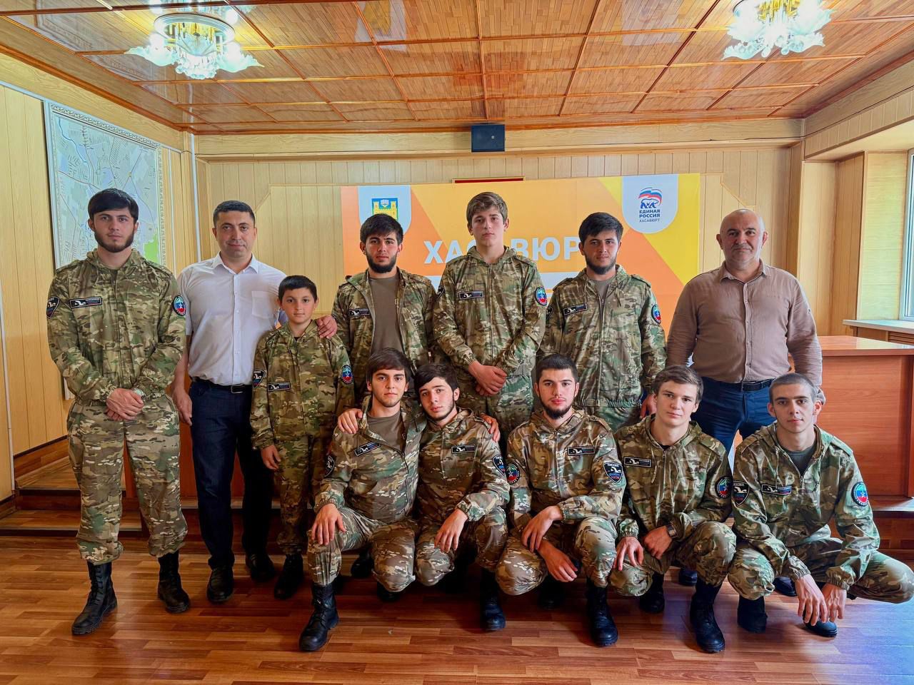 Министр по делам молодежи провел рабочую встречу в Хасавюрте